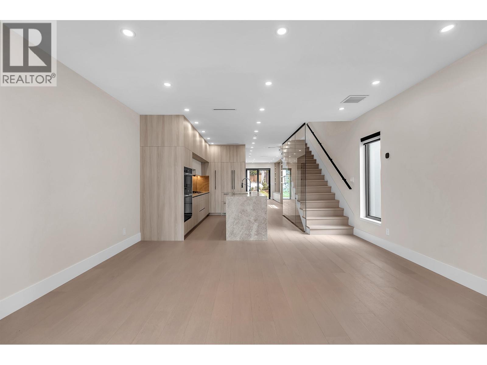 504 E 5th Street, North Vancouver, British Columbia  V7L 1M4 - Photo 5 - R3146088