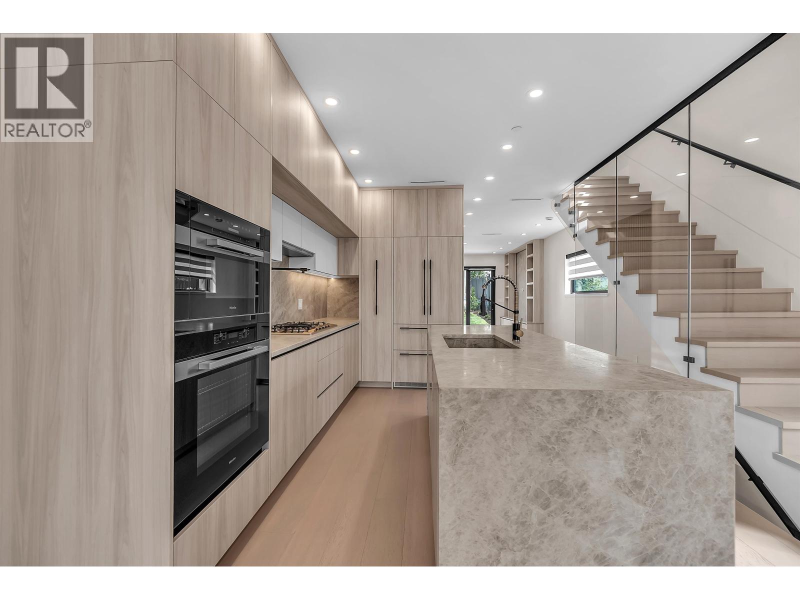 504 E 5th Street, North Vancouver, British Columbia  V7L 1M4 - Photo 9 - R3146088