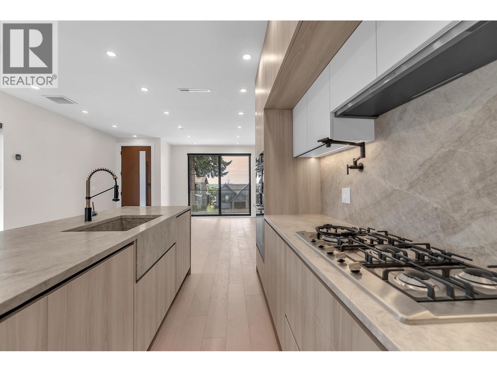 504 E 5th Street, North Vancouver, British Columbia  V7L 1M4 - Photo 11 - R3146088