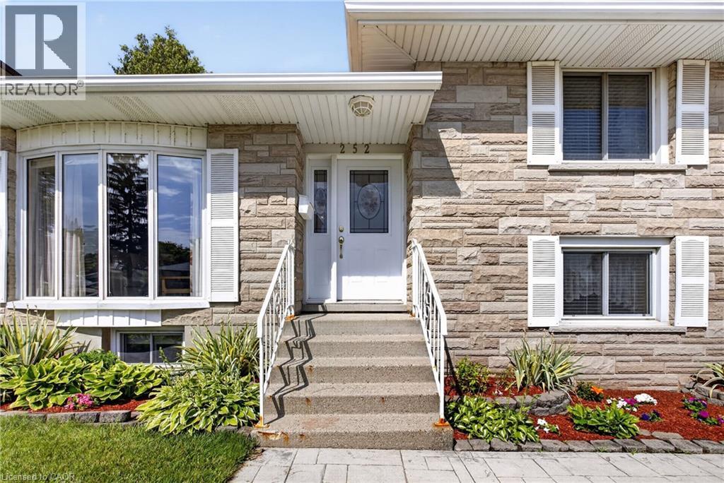 252 Christopher Drive, Cambridge, Ontario N1R 4S4 - Photo 5 - 40845292