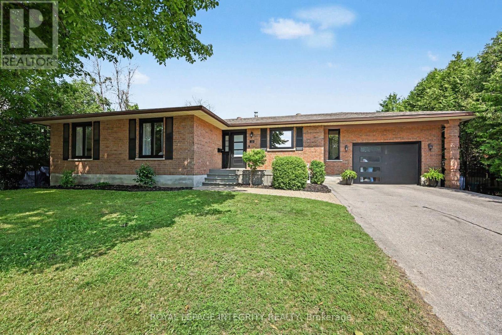 19 JESSIE DRIVE, Perth, Ontario