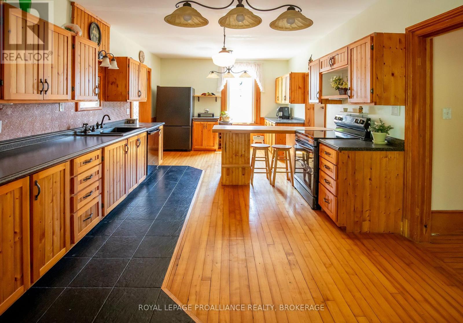 42 Factory Street, Loyalist, Ontario  K0H 2H0 - Photo 11 - X13563078