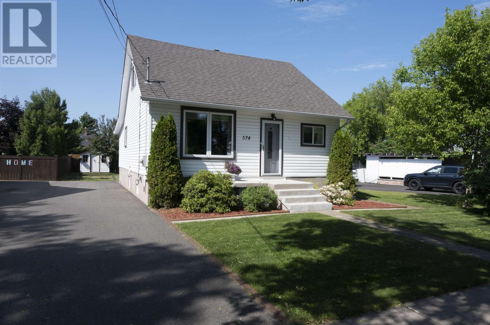 374 Morse Street, Thunder Bay, Ontario