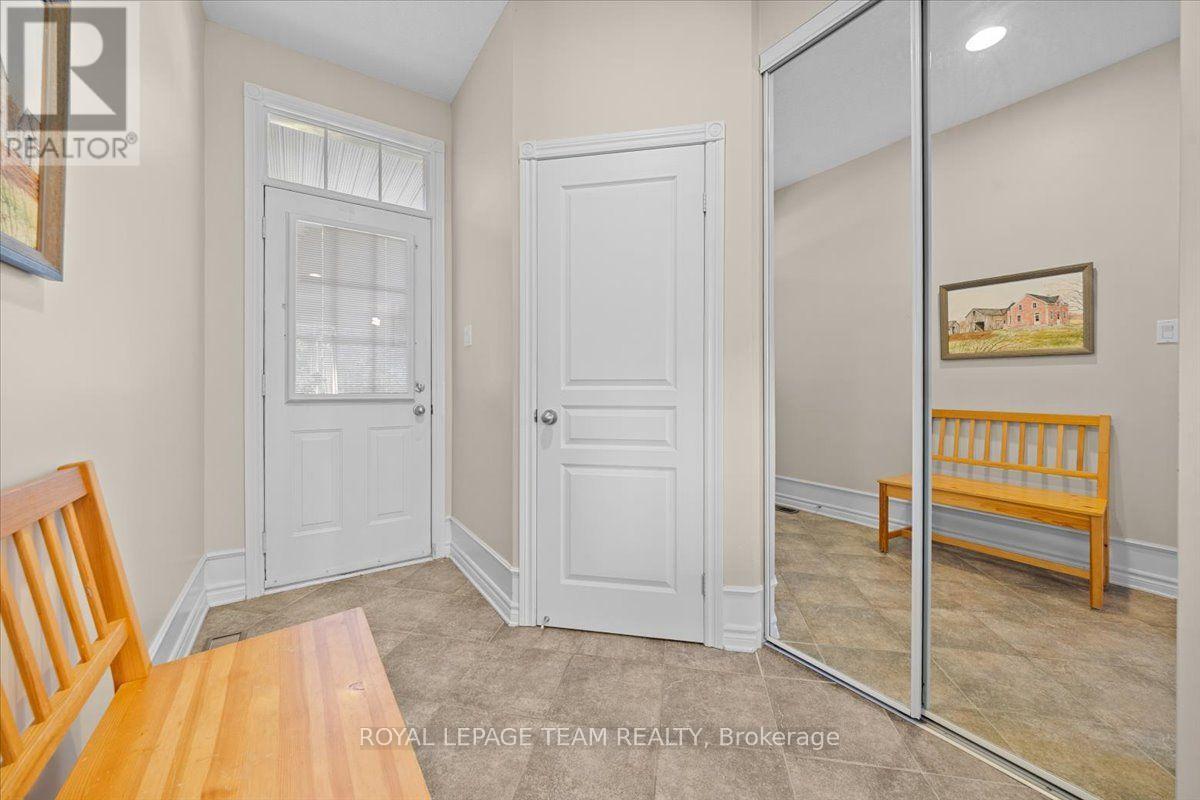 40 Saddlesmith Circle, Ottawa, Ontario  K2M 2Y9 - Photo 4 - X13563074