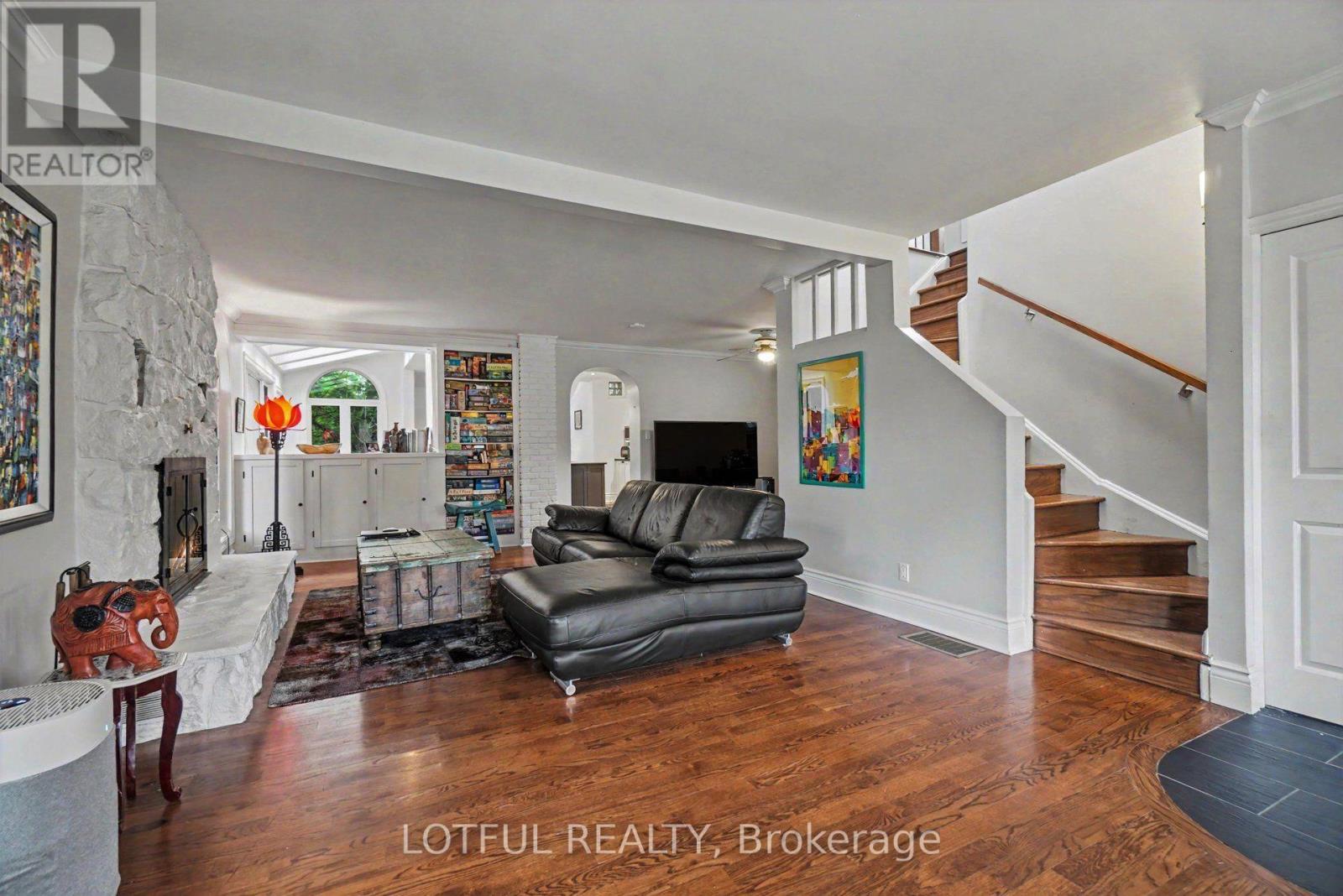 518 Hilson Avenue, Ottawa, Ontario  K1Z 6C8 - Photo 3 - X13563128