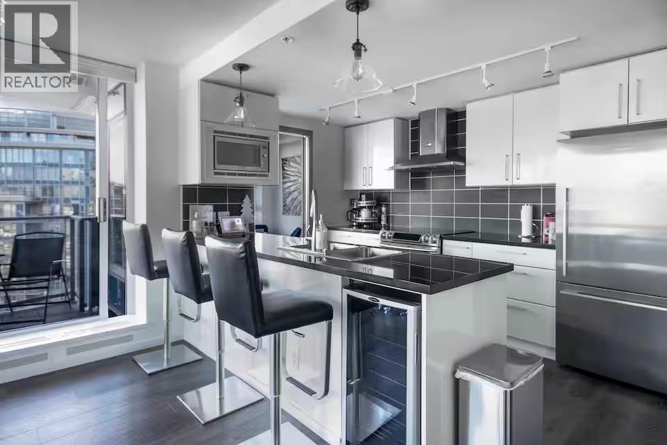 3505 188 Keefer Place, Vancouver, British Columbia  V6B 0J1 - Photo 2 - R3146110