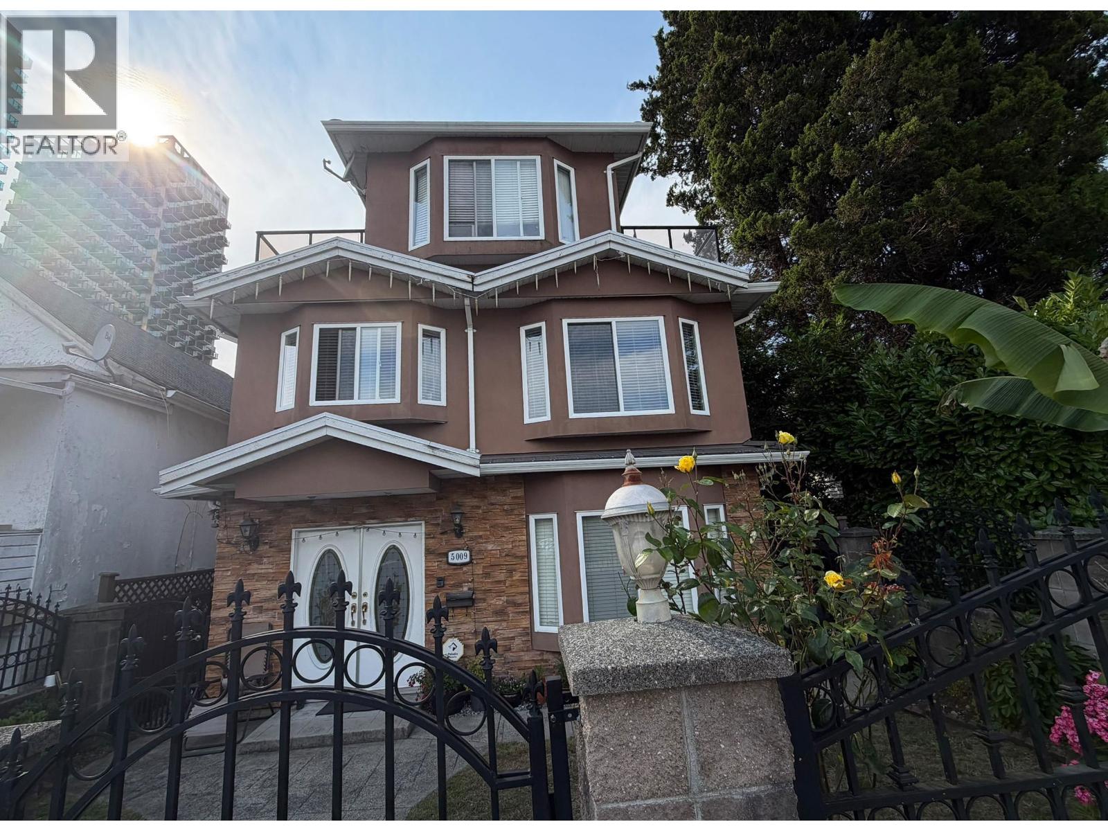 5009 PAYNE STREET, vancouver, British Columbia
