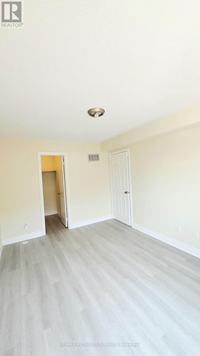 210 - 1795 Markham Road E, Toronto, Ontario M1B 2Z7 - Photo 3 - E13563082