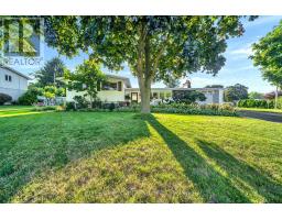 12 MCNAB DRIVE, Grimsby, Ontario