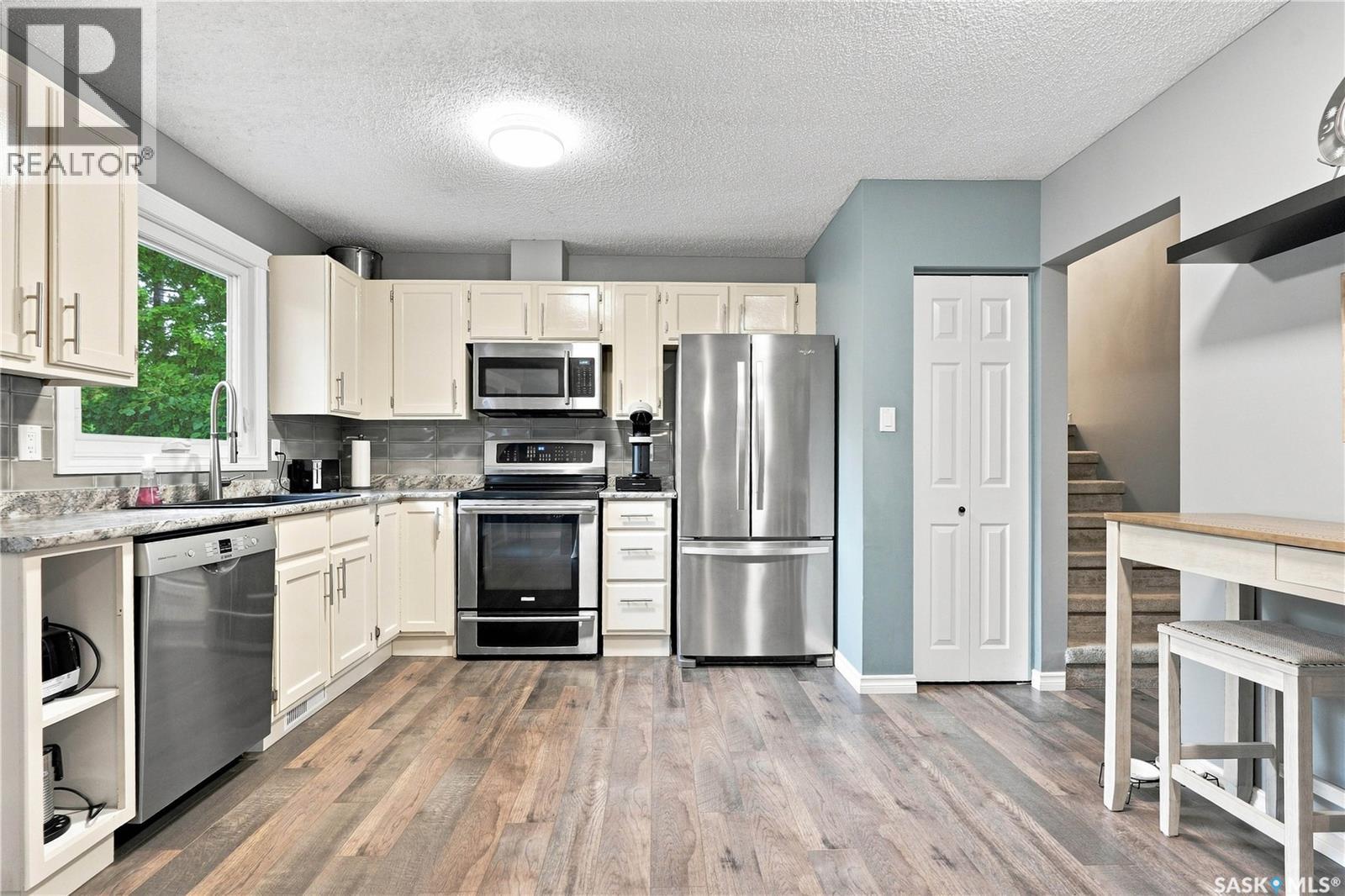 242 Candle Crescent, Saskatoon, Saskatchewan  S7K 5A4 - Photo 10 - SK042550