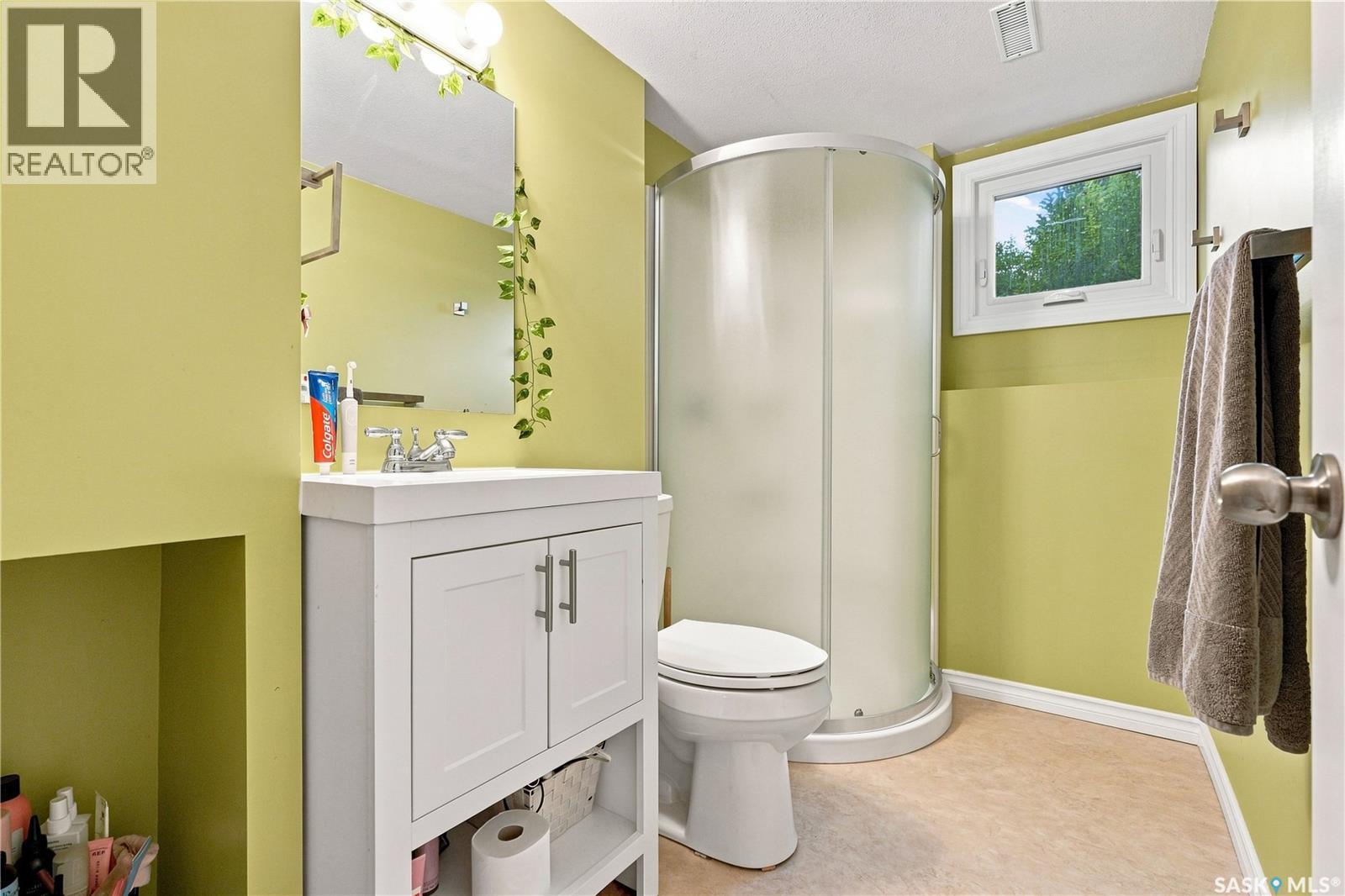 242 Candle Crescent, Saskatoon, Saskatchewan  S7K 5A4 - Photo 33 - SK042550