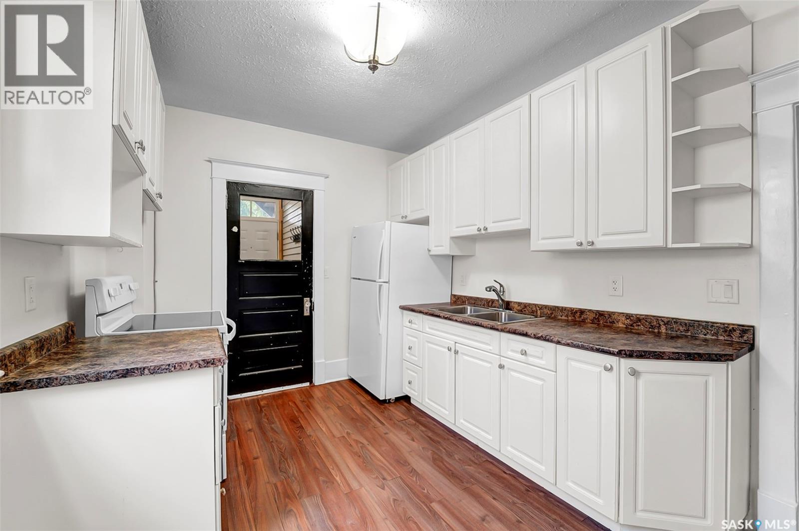 736 7th Avenue N, Saskatoon, Saskatchewan  S7K 2V4 - Photo 9 - SK042453