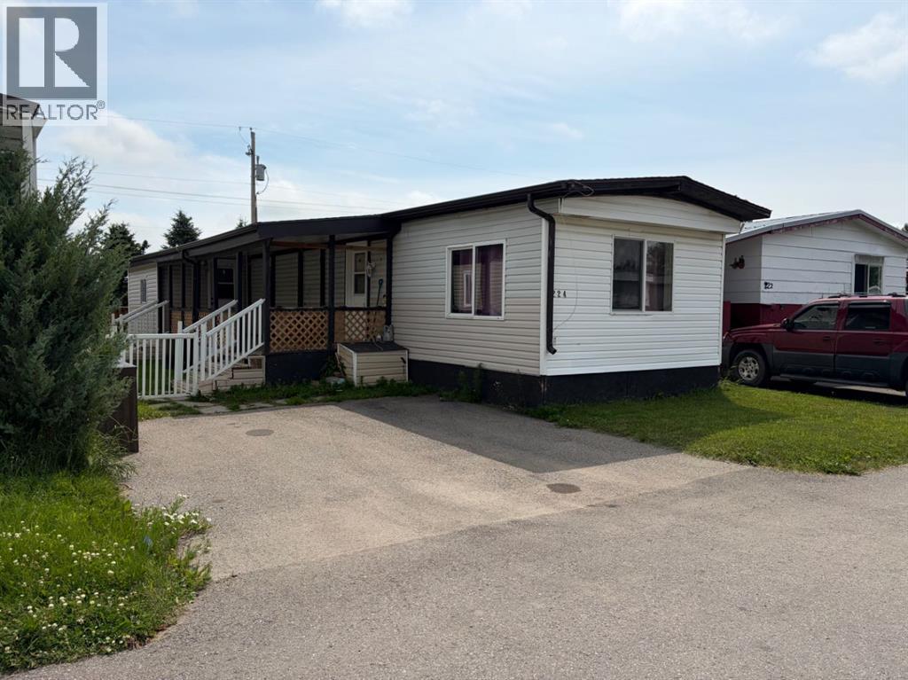 224 Polar Avenue NE, High River