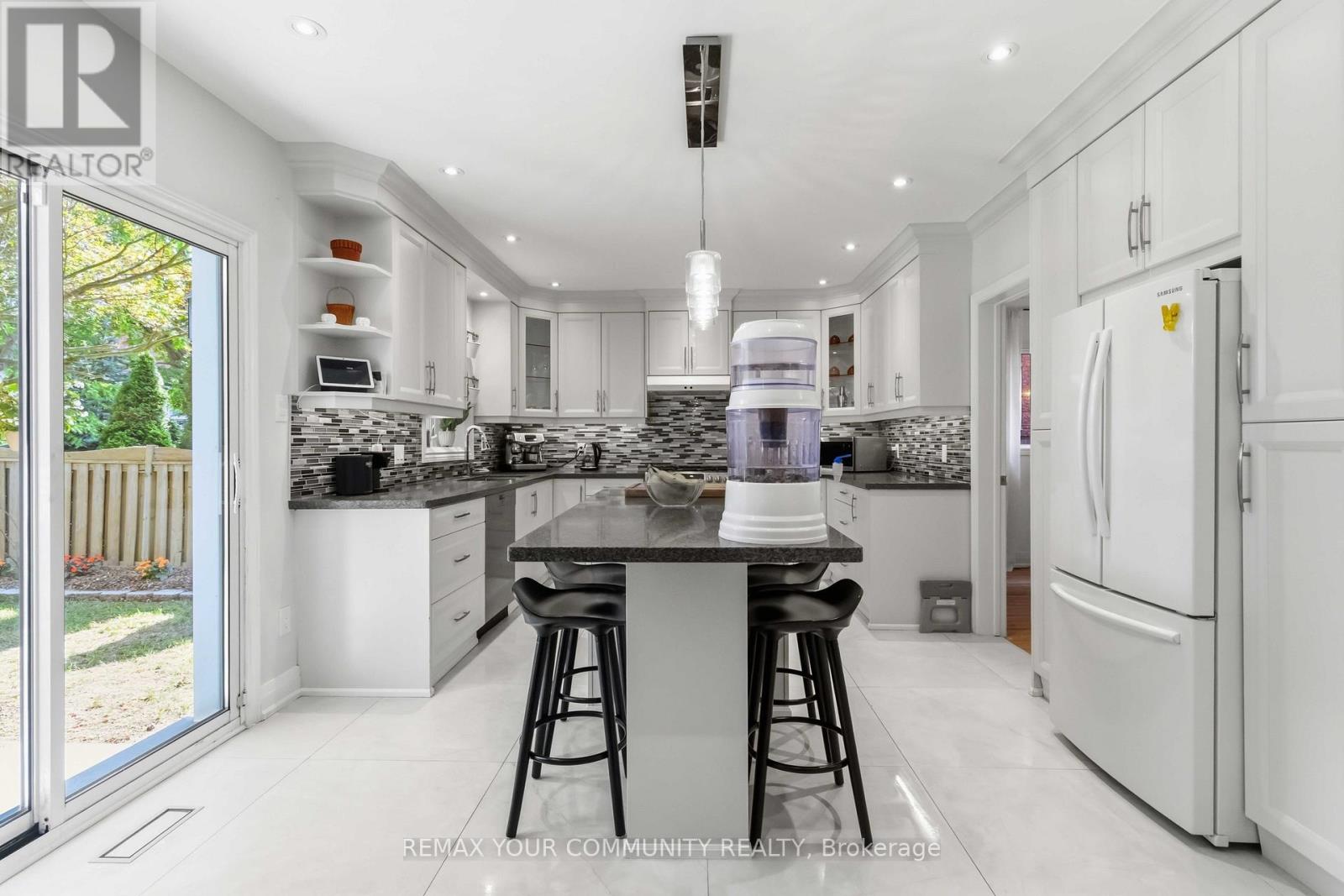 15 Klamath Court, Vaughan, Ontario L6A 2L7 - Photo 6 - N13523410