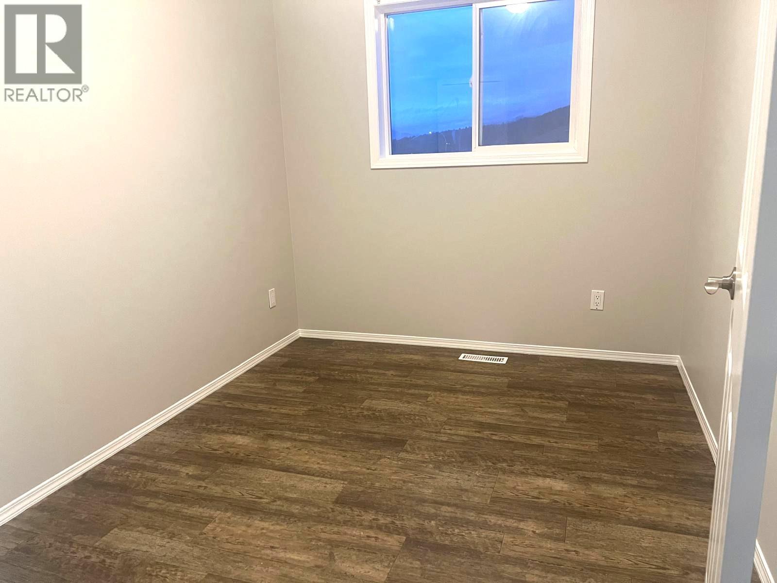 1801 Kelowna Crescent N Unit# B, Cranbrook, British Columbia  V1C 6L6 - Photo 16 - 10394535