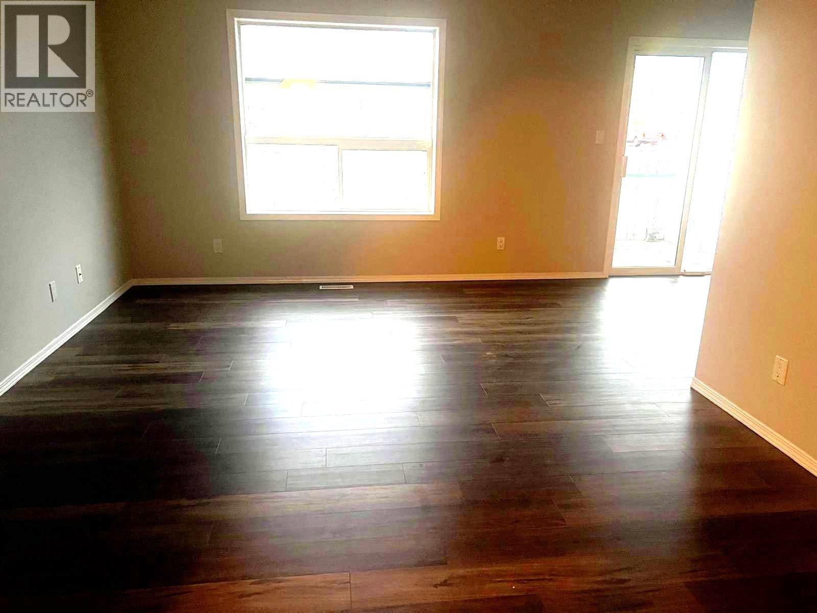 1801 Kelowna Crescent N Unit# B, Cranbrook, British Columbia  V1C 6L6 - Photo 2 - 10394535