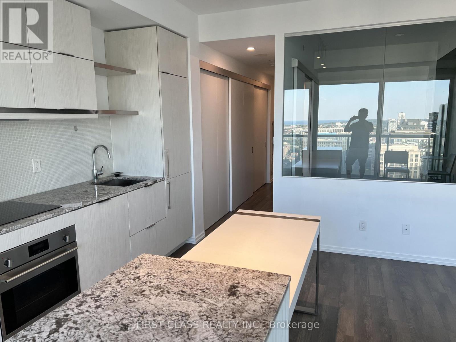 3003 - 197 Yonge Street, Toronto, Ontario  M5B 0C1 - Photo 4 - C13563162