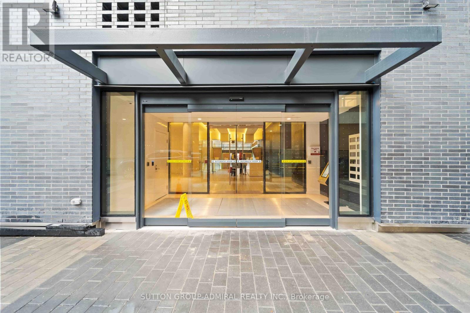 812 - 158 Front Street E, Toronto, Ontario M5A 0K9 - Photo 2 - C13563208
