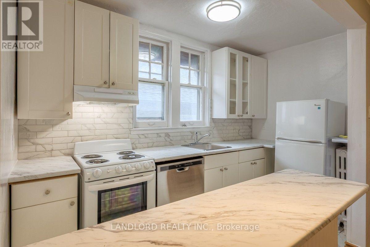 Upper - 20 Acacia Road, Toronto, Ontario M4S 2K4 - Photo 10 - C13563316