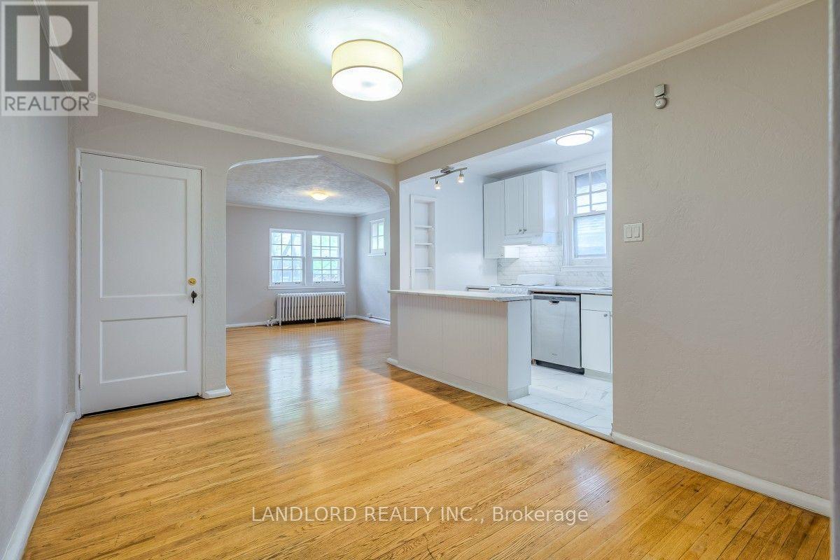 Upper - 20 Acacia Road, Toronto, Ontario M4S 2K4 - Photo 12 - C13563316