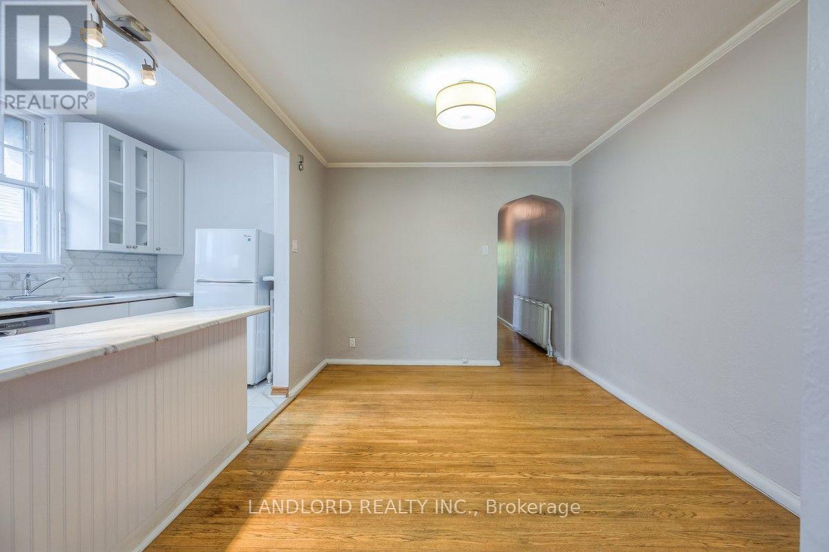 Upper - 20 Acacia Road, Toronto, Ontario M4S 2K4 - Photo 7 - C13563316