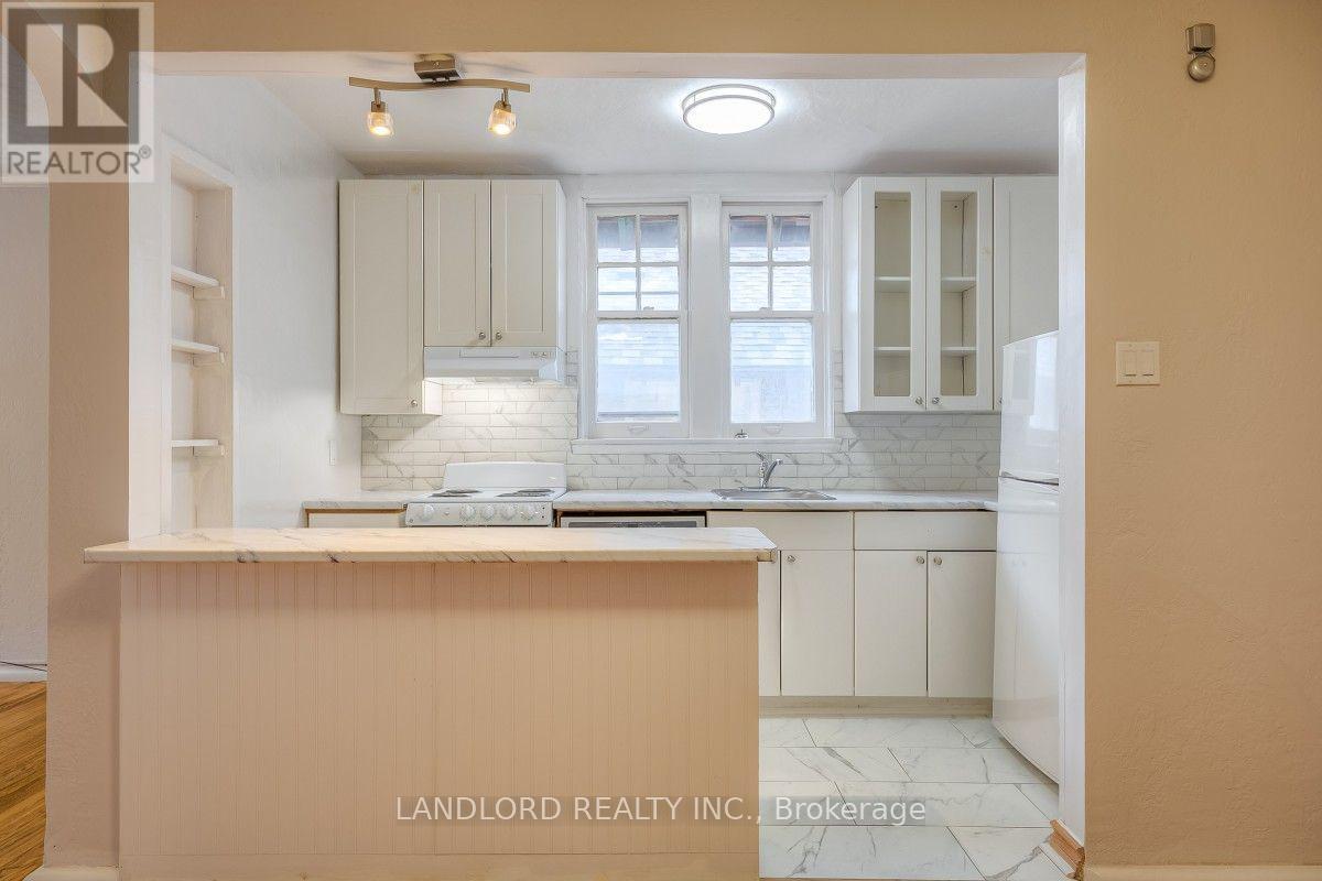 Upper - 20 Acacia Road, Toronto, Ontario M4S 2K4 - Photo 9 - C13563316