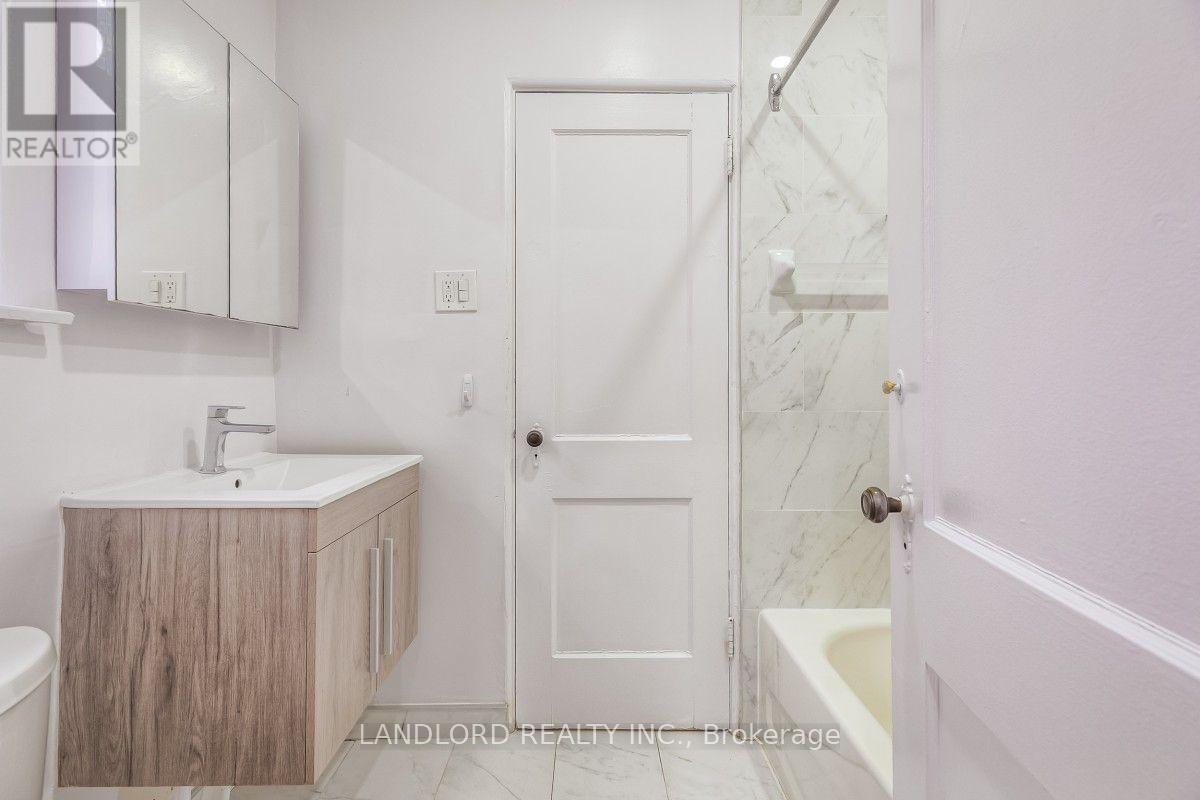 Lower - 16 Acacia Road, Toronto, Ontario M4S 2K4 - Photo 14 - C13563320