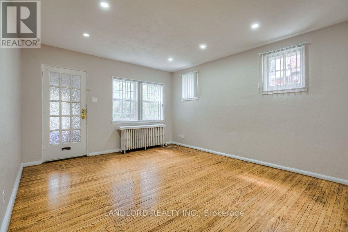 Lower - 16 Acacia Road, Toronto, Ontario M4S 2K4 - Photo 3 - C13563320