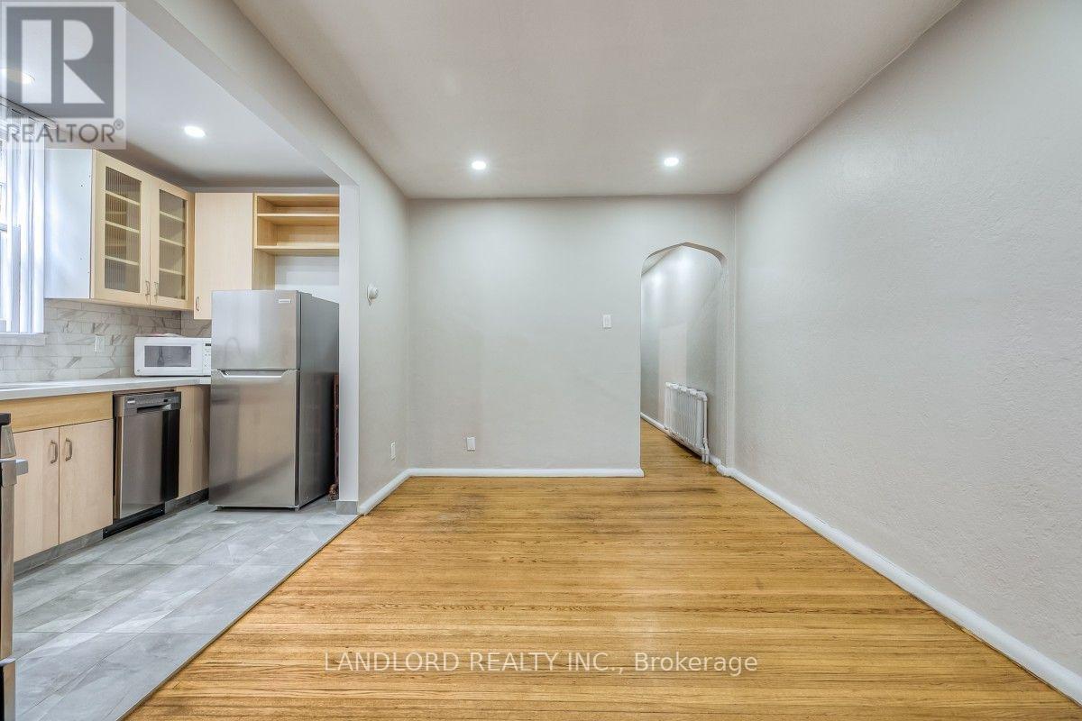 Lower - 16 Acacia Road, Toronto, Ontario M4S 2K4 - Photo 4 - C13563320