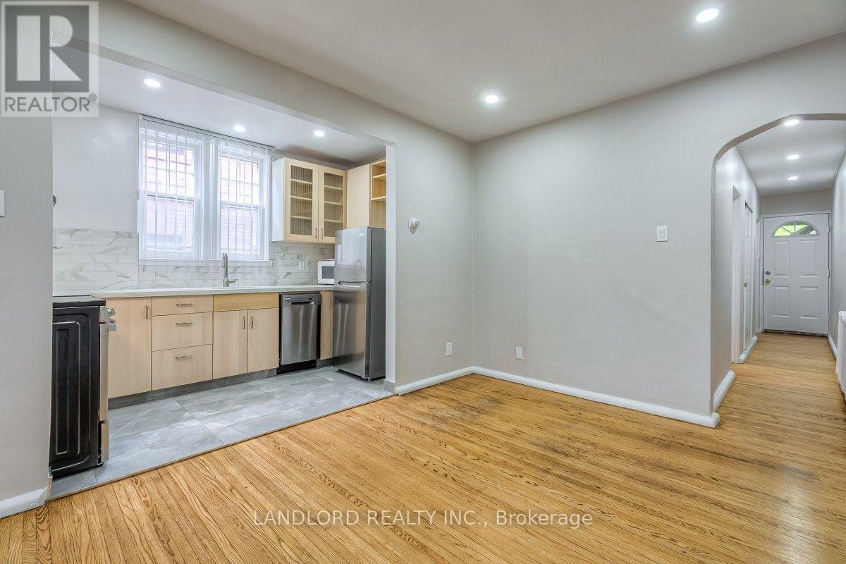 Lower - 16 Acacia Road, Toronto, Ontario M4S 2K4 - Photo 5 - C13563320