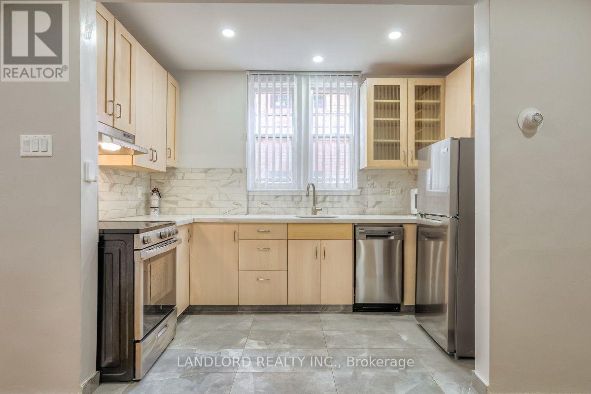 Lower - 16 Acacia Road, Toronto, Ontario M4S 2K4 - Photo 6 - C13563320