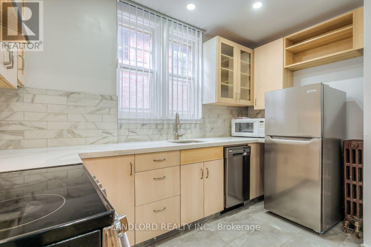 Lower - 16 Acacia Road, Toronto, Ontario M4S 2K4 - Photo 7 - C13563320