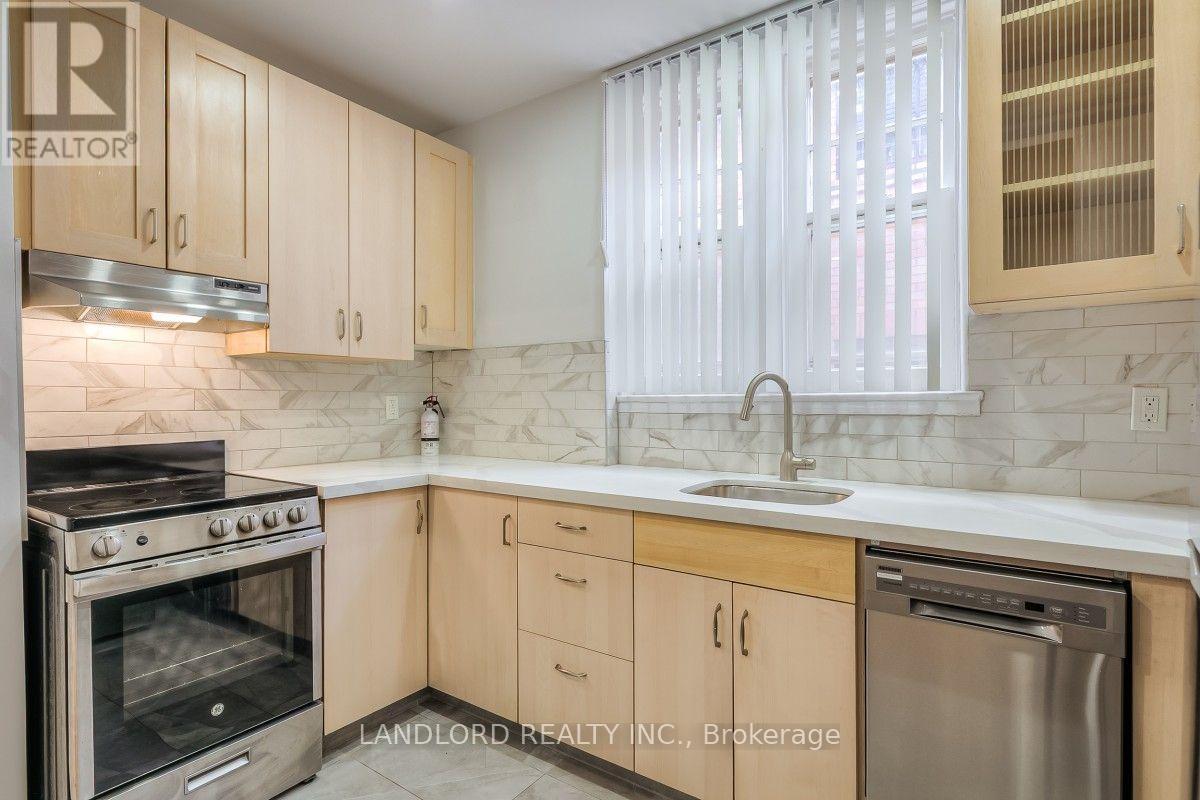Lower - 16 Acacia Road, Toronto, Ontario M4S 2K4 - Photo 8 - C13563320