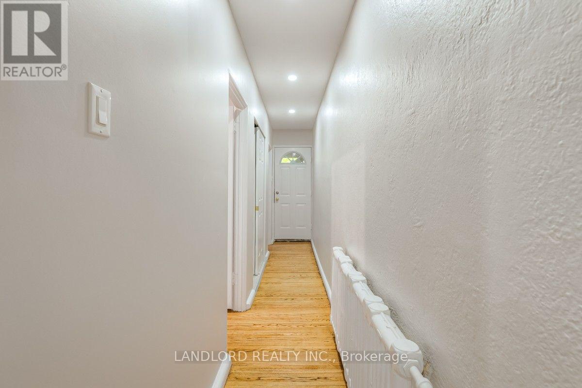 Lower - 16 Acacia Road, Toronto, Ontario M4S 2K4 - Photo 9 - C13563320