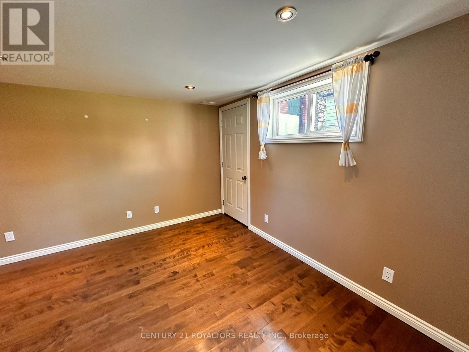 Bsmt - 404 Trent Street W, Whitby, Ontario L1N 1M5 - Photo 5 - E13563226