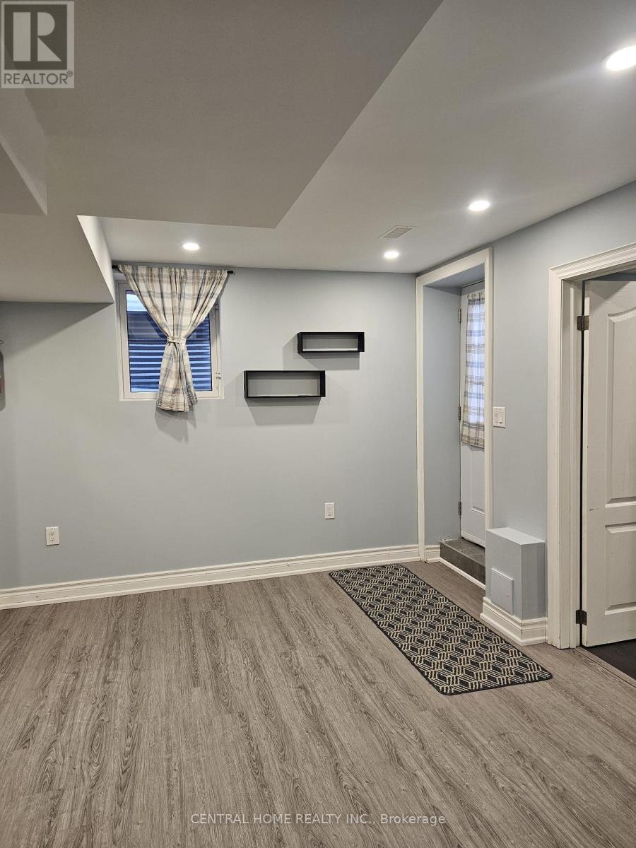 45 Wildmoor Street, Markham, Ontario L6B 0B3 - Photo 3 - N13563190