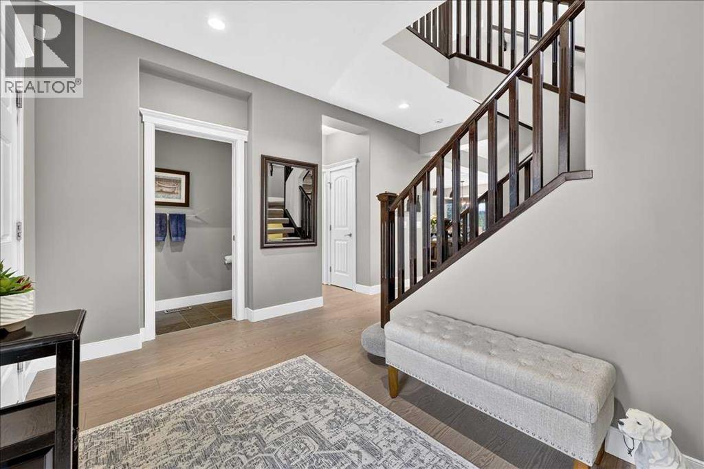 146 Valley Pointe Way NW, Calgary, Alberta  T3B 6B3 - Photo 7 - A2327741