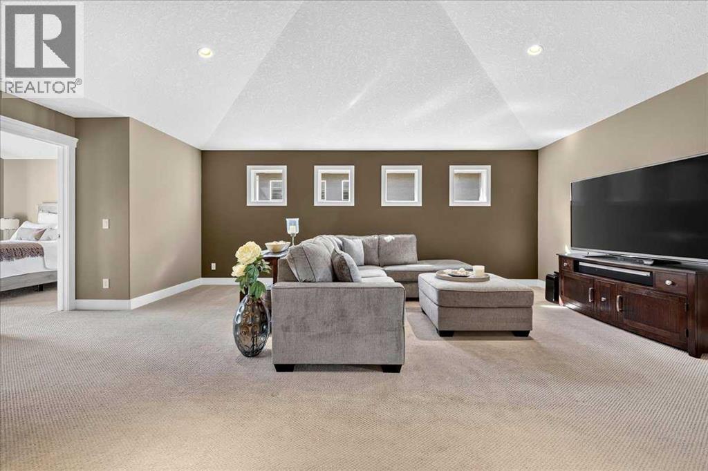 146 Valley Pointe Way NW, Calgary, Alberta  T3B 6B3 - Photo 17 - A2327741