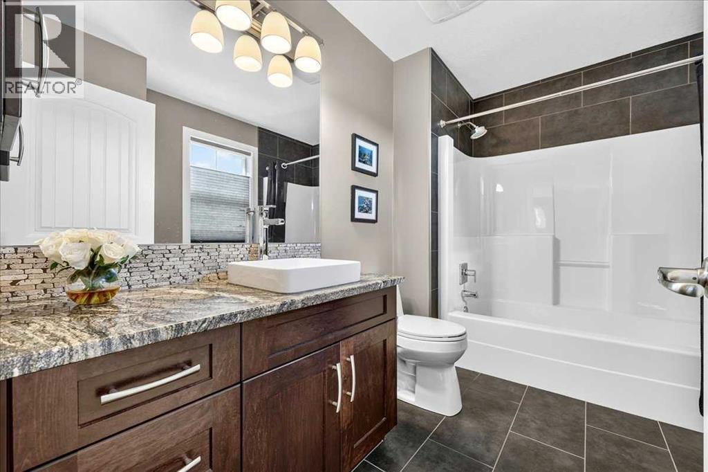 146 Valley Pointe Way NW, Calgary, Alberta  T3B 6B3 - Photo 26 - A2327741