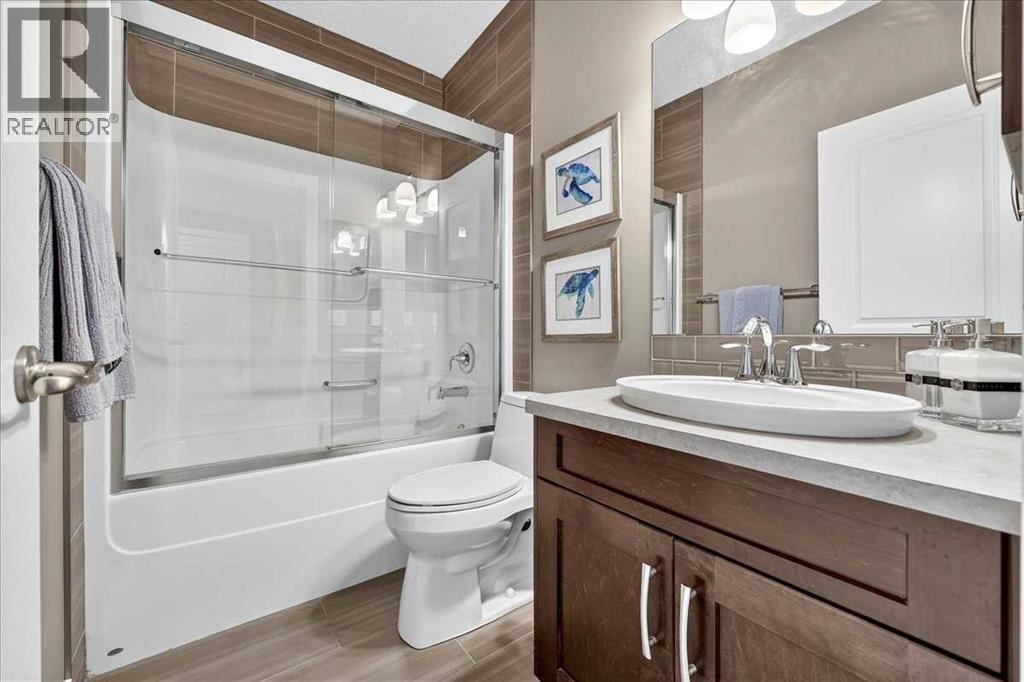 146 Valley Pointe Way NW, Calgary, Alberta  T3B 6B3 - Photo 33 - A2327741