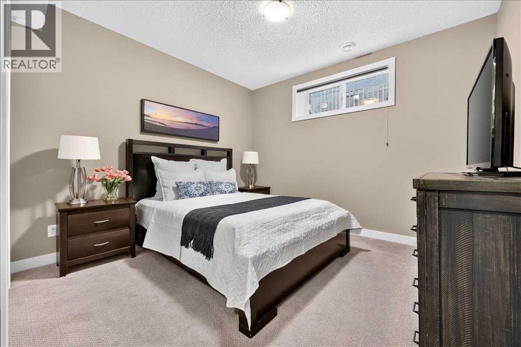 146 Valley Pointe Way NW, Calgary, Alberta  T3B 6B3 - Photo 34 - A2327741