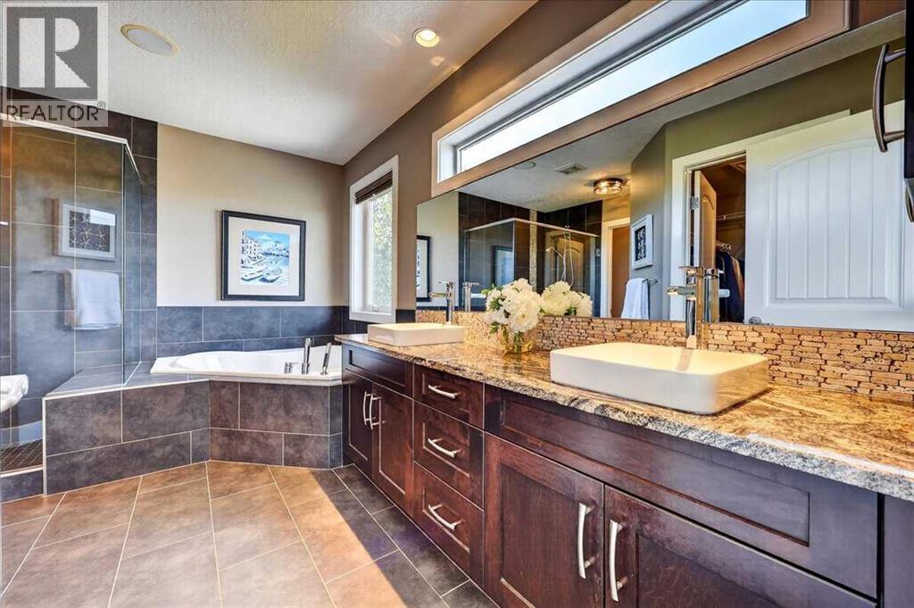 146 Valley Pointe Way NW, Calgary, Alberta  T3B 6B3 - Photo 21 - A2327741