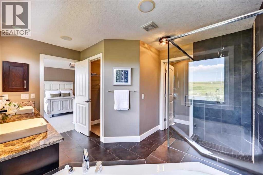 146 Valley Pointe Way NW, Calgary, Alberta  T3B 6B3 - Photo 23 - A2327741
