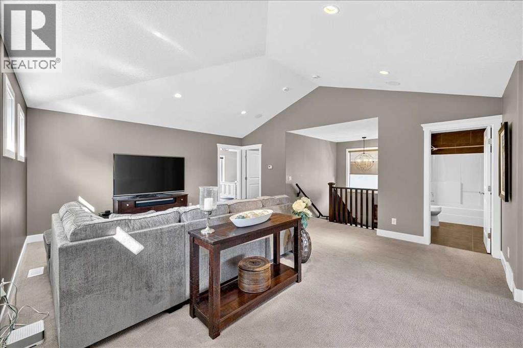 146 Valley Pointe Way NW, Calgary, Alberta  T3B 6B3 - Photo 18 - A2327741