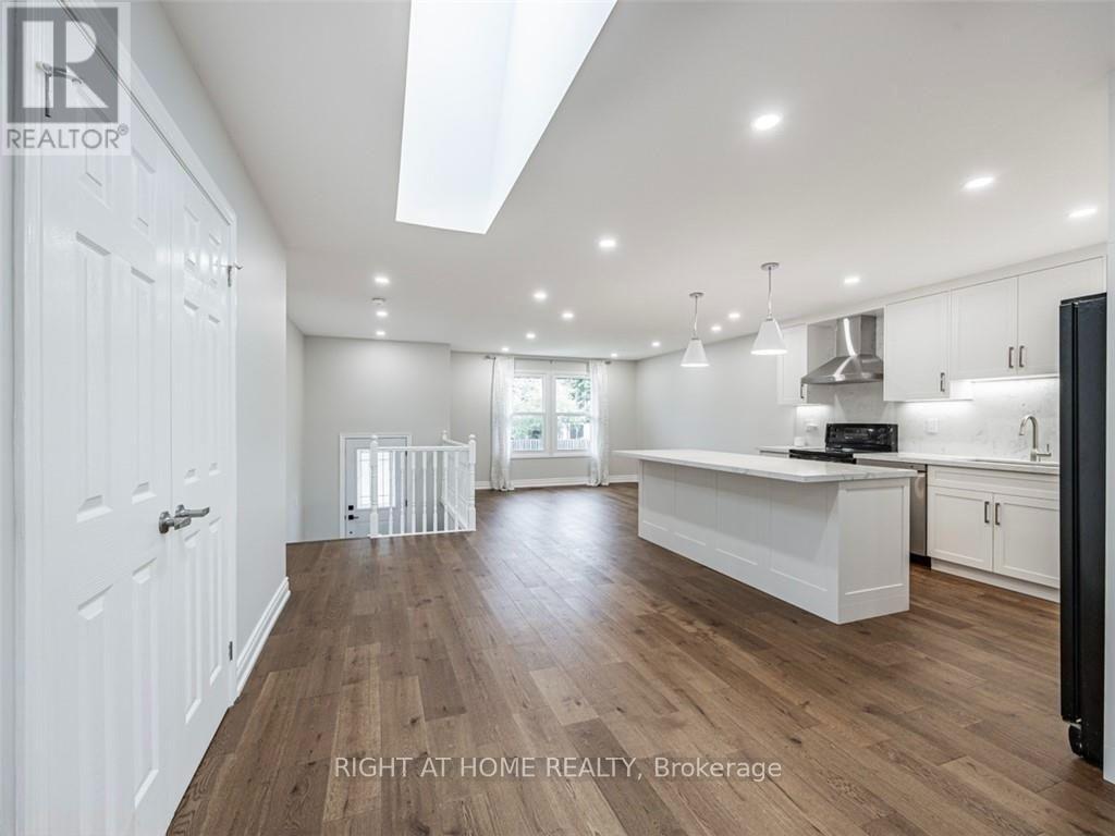 Upper - 6913 Shelter Bay Road, Mississauga, Ontario L5N 1T8 - Photo 11 - W13563182