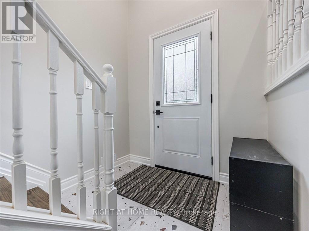 Upper - 6913 Shelter Bay Road, Mississauga, Ontario L5N 1T8 - Photo 2 - W13563182
