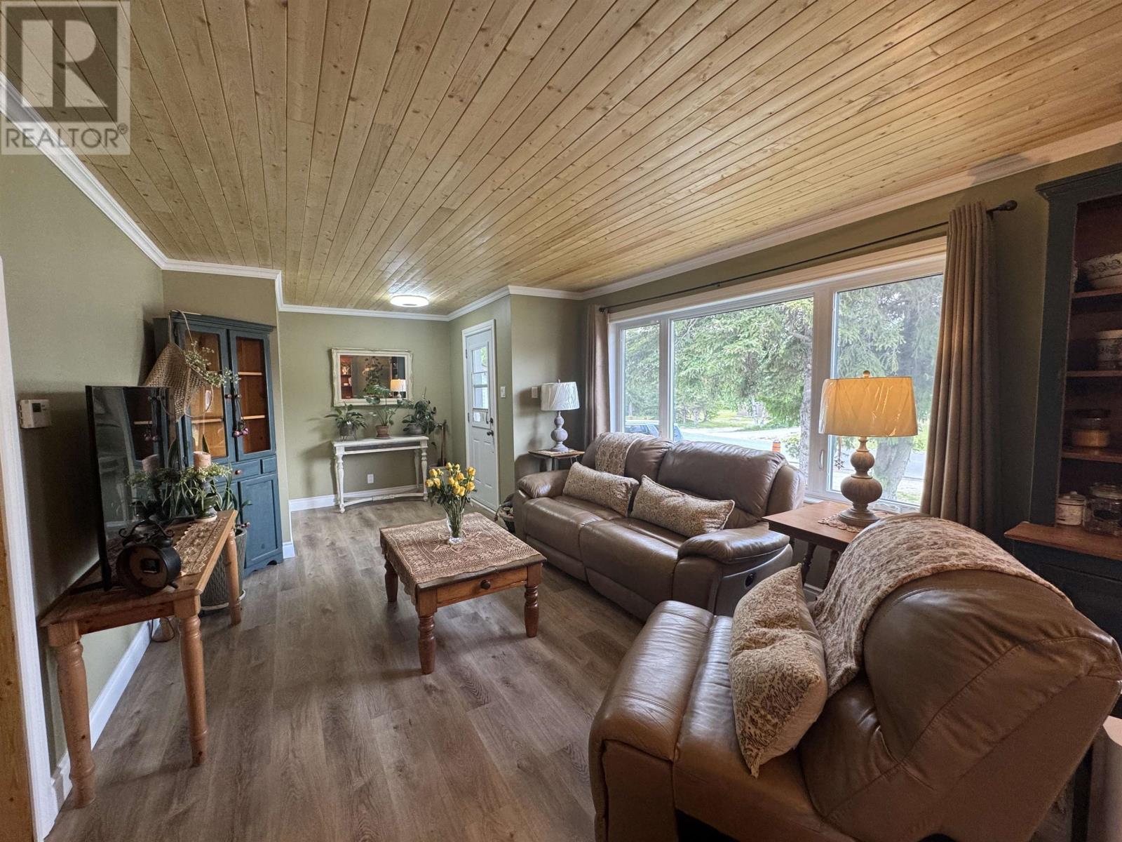 4 Adjala Ave, Manitouwadge, Ontario  P0T 2C0 - Photo 5 - TB2601939
