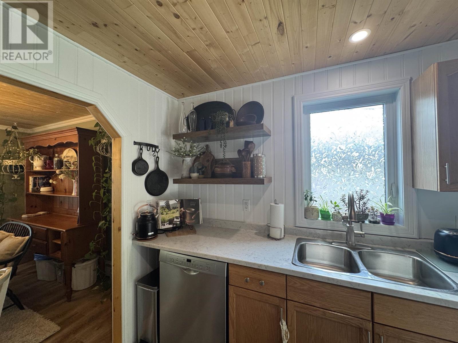 4 Adjala Ave, Manitouwadge, Ontario  P0T 2C0 - Photo 16 - TB2601939