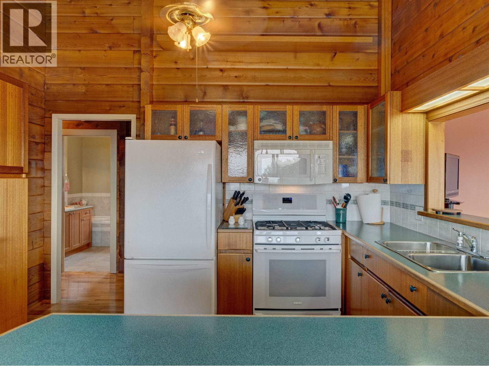 4717 Laurel Avenue, Sechelt, British Columbia  V7Z 0E7 - Photo 11 - R3146201