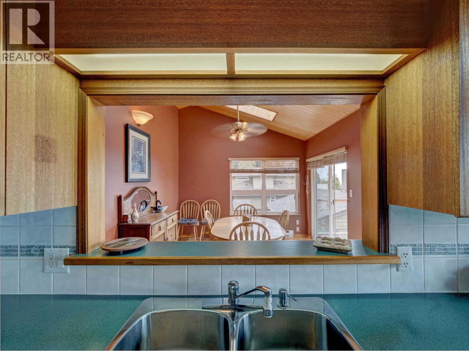 4717 Laurel Avenue, Sechelt, British Columbia  V7Z 0E7 - Photo 14 - R3146201